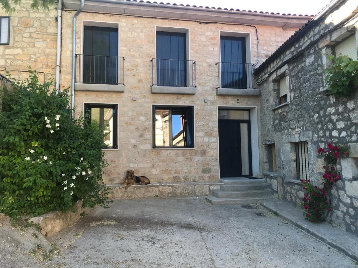 El Pecu Casa Rural Starfamiliar Bustillo Del Paramo Exterior foto