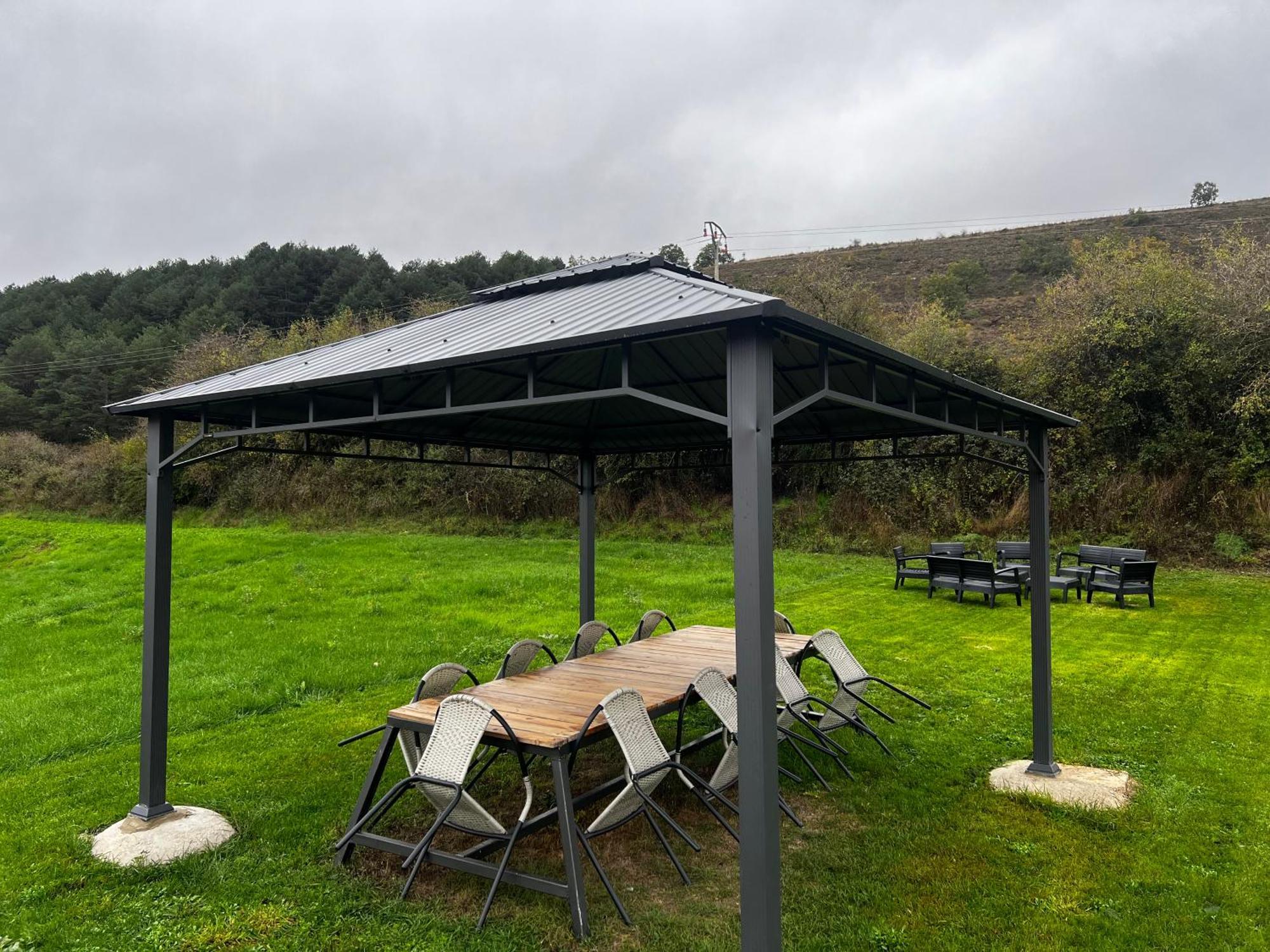 El Pecu Casa Rural Starfamiliar Bustillo Del Paramo Exterior foto